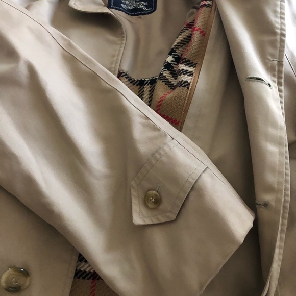 Burberry Trench Coat - Picture 7 of 9